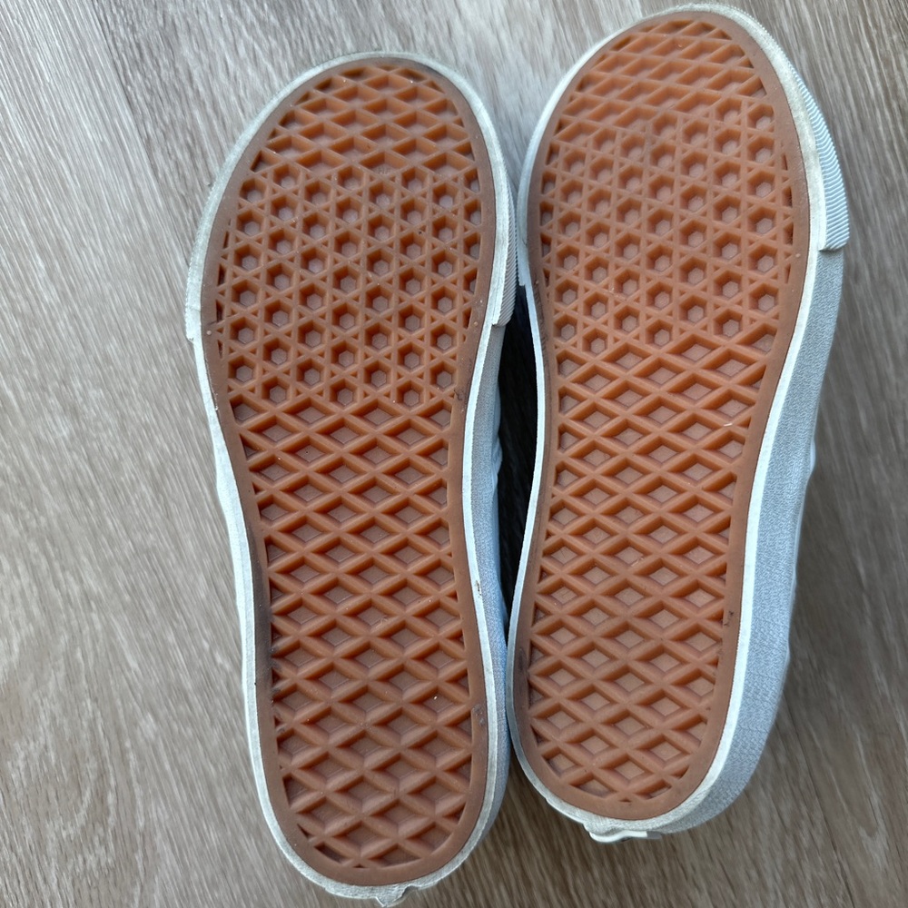 White Slip On Vans, Platform, Youth 5/Women’s 7 - Picture 5 of 8